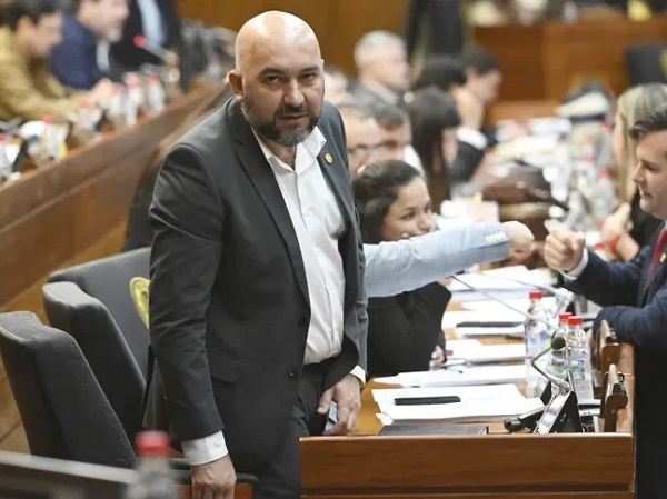 “Corruptour” se manifiesta frente al JEM y denuncia amedrentamiento