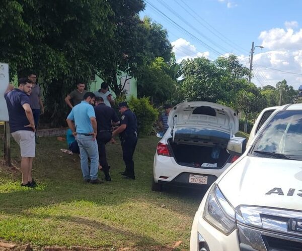 En confuso episodio, delincuentes interceptan taxi y supuestamente despojan de dinero al pasajero