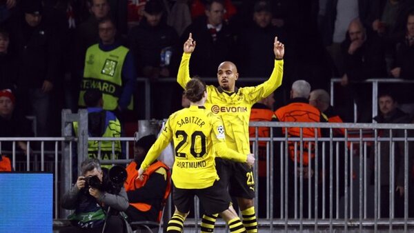 Malen recuerda viejos tiempos y complica al PSV