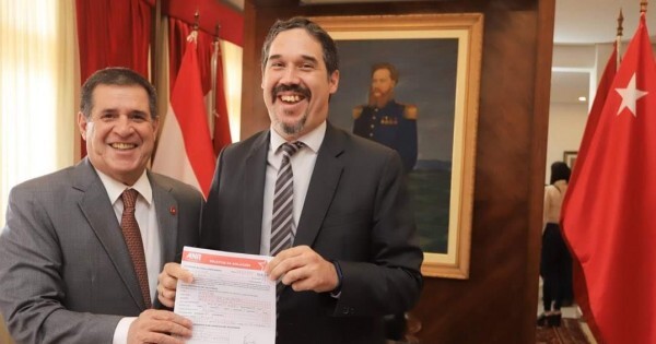 El exapoderado del PLRA se pasa al cartismo y los liberales apuran la purga
