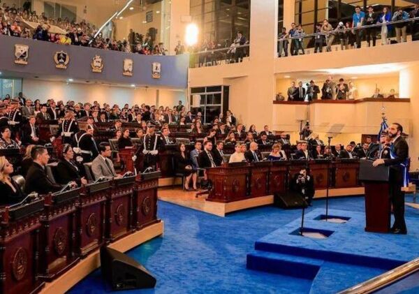 La izquierda salvadoreña desaparece del Parlamento luego de la histórica elección de Nayib Bukele - Informatepy.com