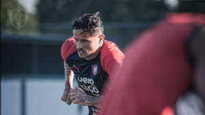 Versus / El nueve brasileño de Cerro Porteño ya deslumbra en los entrenamientos