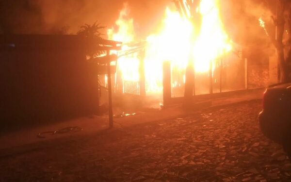Cigarrillo provoca incendio de vivienda