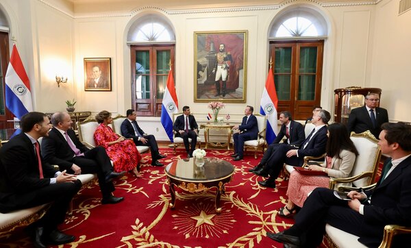 Peña destacó temas abordados con Ministro de Relaciones Exteriores de Reino Unido - .::Agencia IP::.