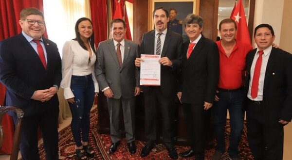 Exapoderado general del PLRA se suma a Honor Colorado