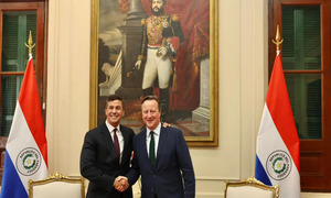 Canciller británico apuesta por estrechar lazos y destaca como “histórica” su visita a Paraguay