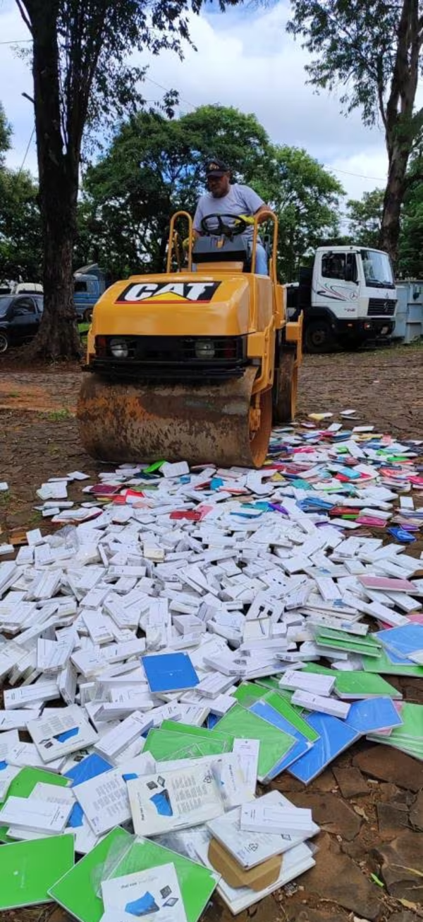 Fiscalía destruye importante lote de aparatos móviles falsificados