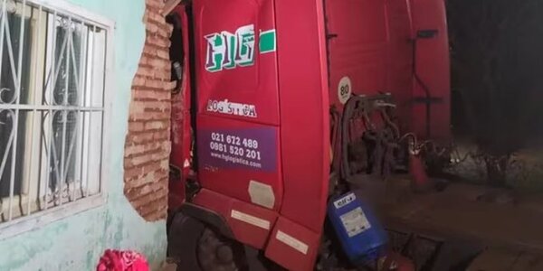 Chofer muere aplastado por su camión