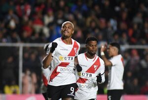 Always Ready golea 6-1 al Sporting Cristal en estadio sobre 4.090 metros