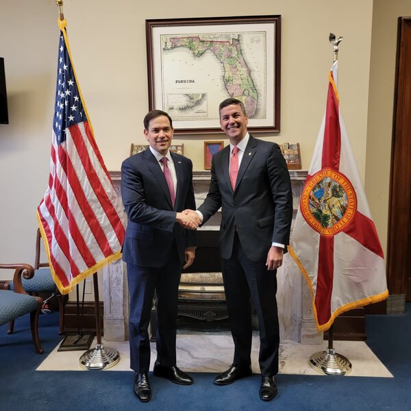 Senador de EEUU visita hoy el Paraguay - La Tribuna