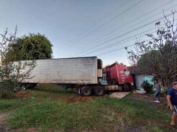 Chocó por una casa y murió: camionero iba a su casa para festejar su cumple con su familia, pero no llegó
