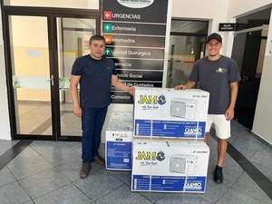 Futbolista donó acondicionadores de aire al Hospital «Niños de Acosta Ñu» | 1000 Noticias