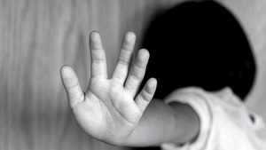 Detienen a niñera acusada de pornografía infantil en Lambaré