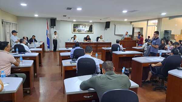 Declaran “persona no grata” al administrador de Aduana de CDE - La Clave