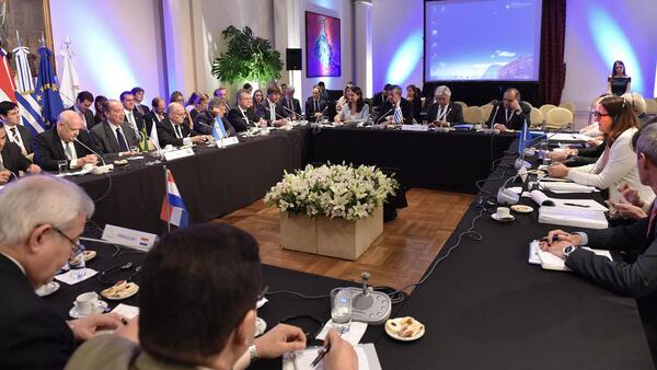 Acuerdo UE-Mercosur se reanudaría a fin de año - La Tribuna