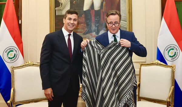Peña y Cameron buscan fortalecer las relaciones bilaterales - La Tribuna