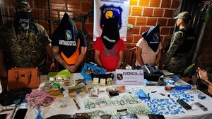 Fiscal antidroga imputó a una mujer y a sus dos hijos por tenencia de sustancias ilícitas