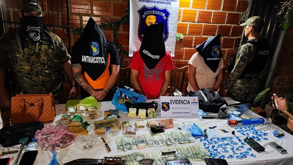 Fiscal antidroga imputó a una mujer y a sus dos hijos por tenencia de sustancias ilícitas