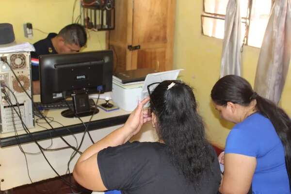 Inseguridad en el Este: encapuchados asaltan a madre e hijo y les roban dinero en efectivo - ABC en el Este - ABC Color