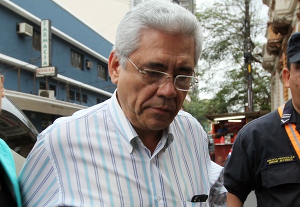 UNA no te calles: Otorgan arresto domiciliario al exrector de la UNA, Froilán Peralta - Megacadena - Diario Digital