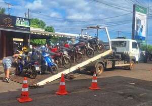 Incautan 35 motocicletas en la cabecera del Puente de la Amistad - ABC en el Este - ABC Color