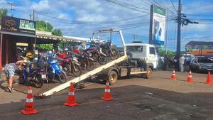 Controles a motociclistas en entrada a Brasil provocan multas y retenciones en Ciudad del Este