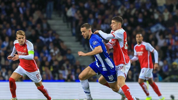 Porto frena la apisonadora de Mikel Artera