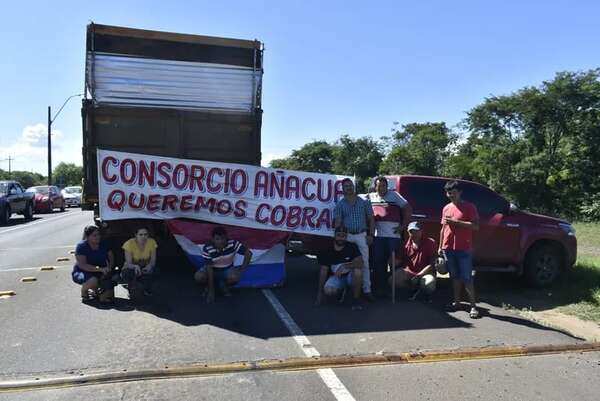 Camioneros reclaman pago a Consorcio Aña Cua WRT - Nacionales - ABC Color