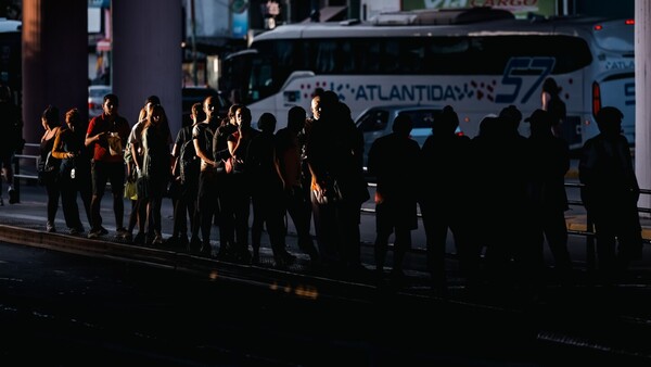 Paro de trenes afecta a más de un millón de usuarios en Argentina
