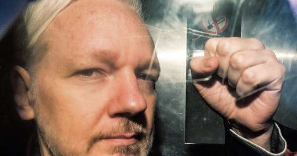 La Nación / Fallo sobre extradición de Assange tardaría semanas o meses
