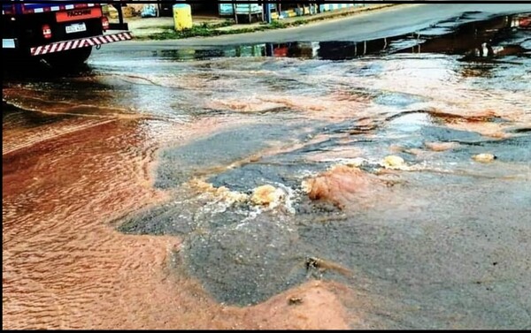 Servicio de Essap hace agua por todos lados con 3.300 Km. de cañerías arcaicas que dejan fluir la mitad de lo que produce – La Mira Digital