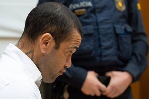 Dani Alves, condenado a 4 años y medio de cárcel por agresión sexual | 1000 Noticias