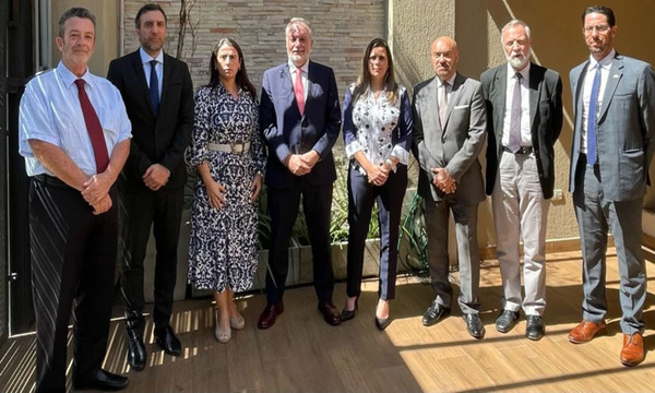 Kattya González recibió el respaldo diplomático de diferentes embajadas europeas y de EEUU, luego de su destitución