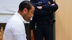 Dani Alves fue condenado a 4 años y 6 meses de prisión por agresión sexual - Unicanal