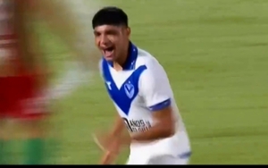 (VIDEO)¿Y en Cerro?: Claudio Aquino se mandó otro golazo y la rompe en Vélez Sarsfield