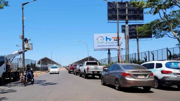 Concejales declaran persona no grata a funcionario de Aduanas de CDE
