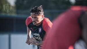 Edu no debutará porque aún necesita perder kilos