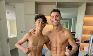 Cristiano Ronaldo posó con su hijo y causó furor