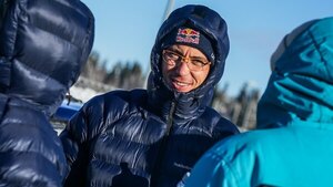 Versus / El rendimiento del equipo en Suecia hace sonreír a un Neuville líder del mundial