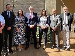Diplomáticos de la UE y EE.UU. se reúnen con Kattya González y expresan apoyo a la democracia · Radio Monumental 1080 AM