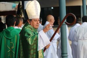 Monseñor Valenzuela advirtió a Peña que “siempre tenga cuidado del entorno” - Política - ABC Color