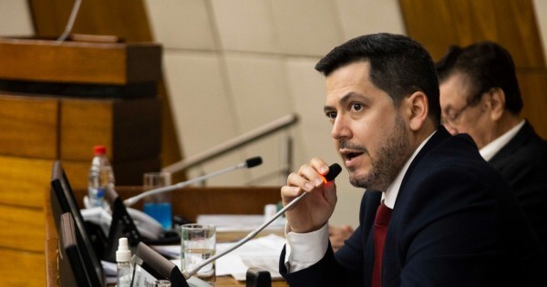 Los abdistas dicen que ya tienen los votos para bloquear a Latorre, mientras la "bancada B" negocia un lugar en la mesa directiva