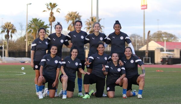 Albirroja femenina inicia participación en la Copa de Oro - .::Agencia IP::.