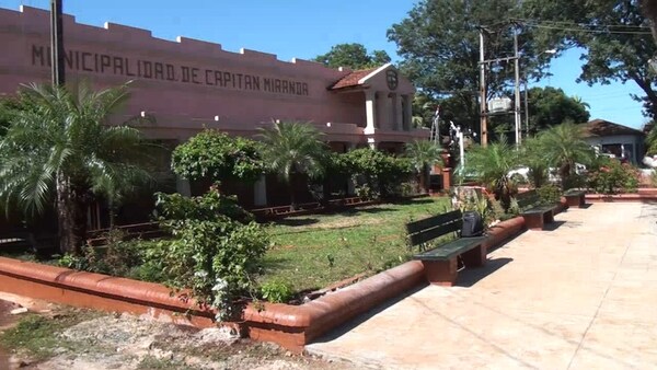 Ejecutan mejoras en el palacete municipal de Capitán Miranda