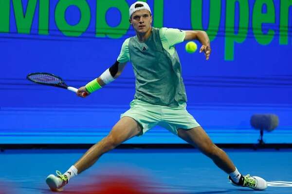 El joven checo Mensik sorprende a Rublev en los cuartos de Doha - Tenis - ABC Color