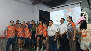 Municipio entregó atuendos a los voluntarios de los Juegos de Playa Encarnación 2024