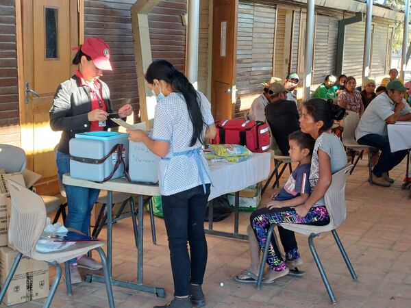 Asisten a 145 personas afectadas por la crecida del Pilcomayo - La Tribuna