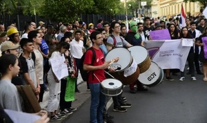 Nueva marcha contra “atropello al Estado de Derecho” tras expulsión de Kattya