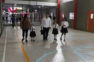Cerca de 1.300.000 alumnos de instituciones públicas inician este viernes periodo escolar 2024 - El Trueno