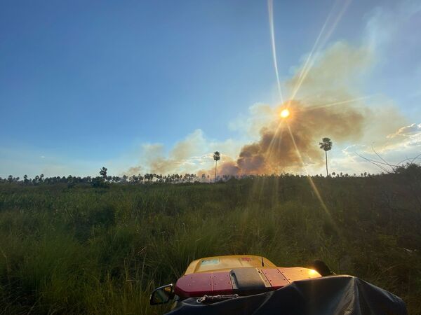 Incontrolable: Bomberos reportan incendio de gran magnitud en Benjamín Aceval - ADN Digital